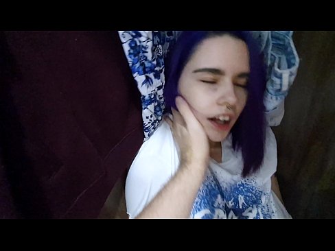 ❤️ 押し入れの中の姉ちゃんを発見し、イクのを手伝う ❤️❌ ポルノfb ❌️